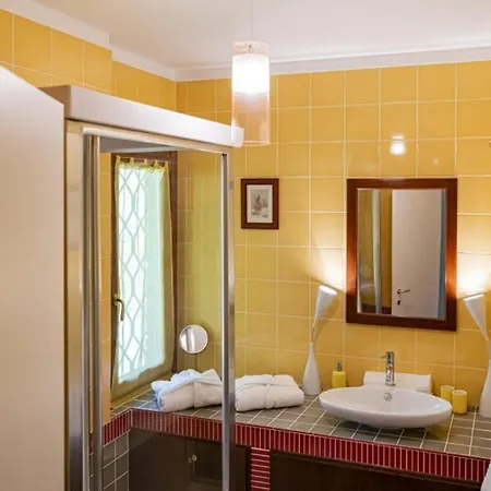 Rossa - Capitol Lifestyle