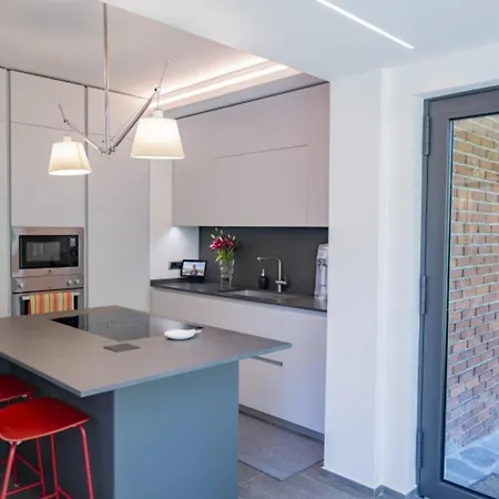 Villa Rossa - Capitol Lifestyle