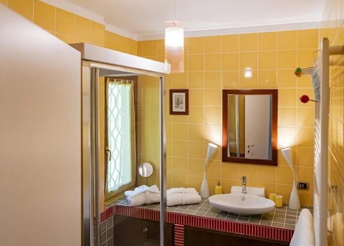 Rossa - Capitol Lifestyle