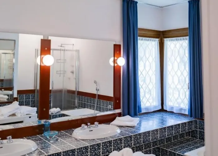 Rossa - Capitol Lifestyle