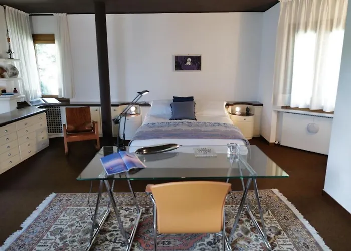 Villa Rossa - Capitol Lifestyle *